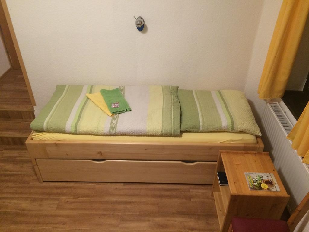 Pension Zur Wartburg Герліц Екстер'єр фото